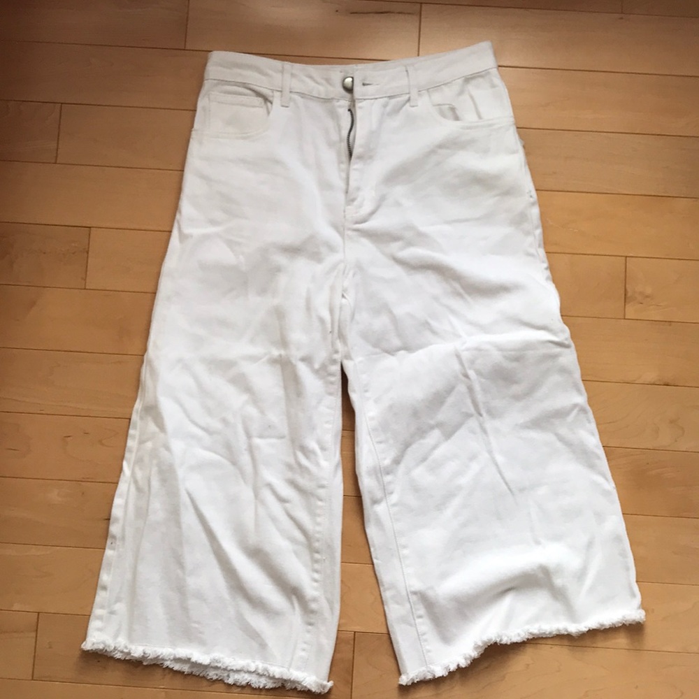Wide-leg, cropped white denim jeans